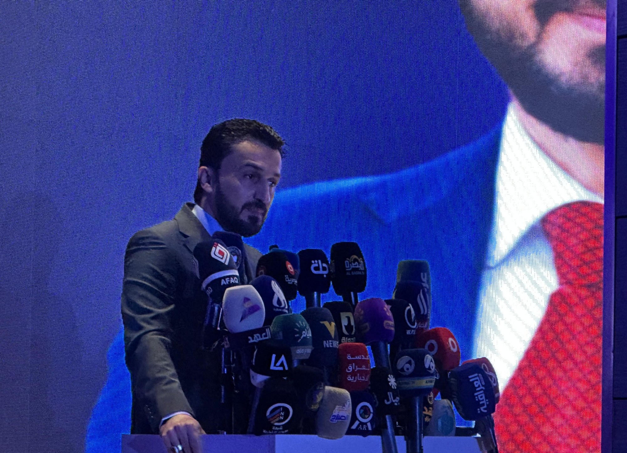 وزير الاتصالات: العراق يمضي نحو تعزيز موقعه كممر للإنترنت ومركز إقليمي للبيانات