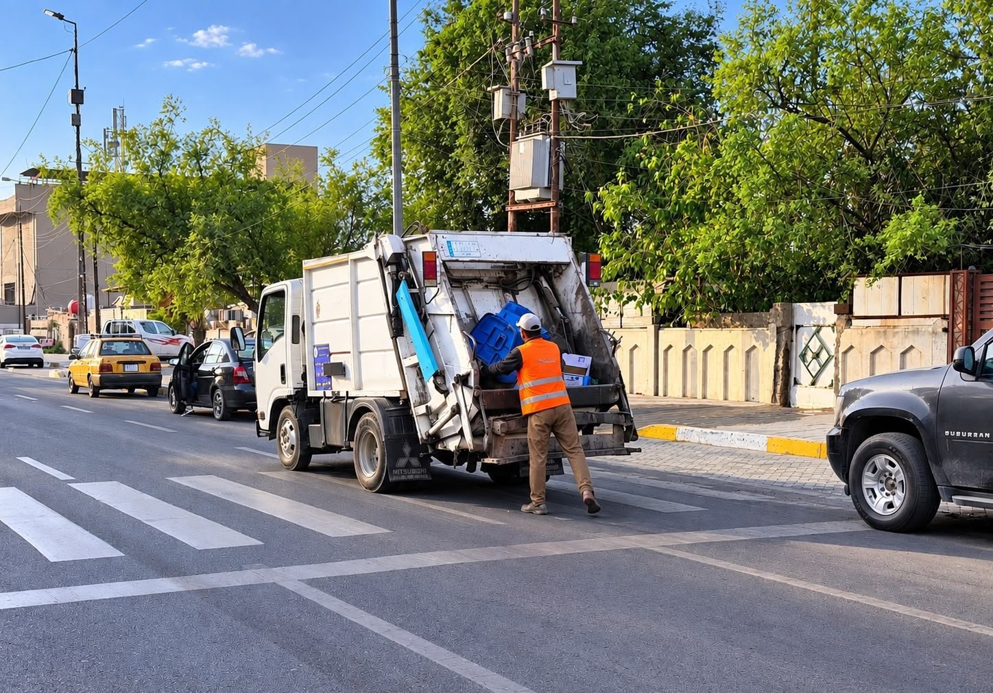 أمانة بغداد: رفع النفايات من أمام المنازل مجاني ولا يستوجب دفع أي مبالغ