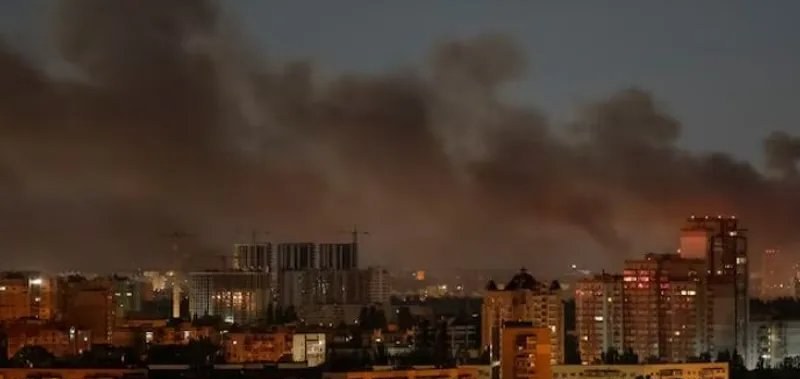 دوي انفجارات في كييف بعد إطلاق إنذارات جوية تحذيرا من صواريخ بالستية