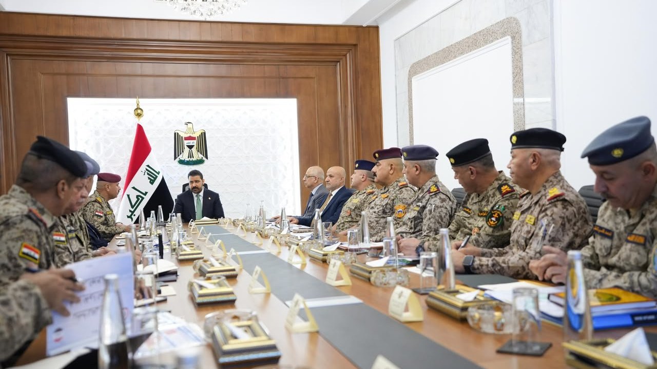 القائد العام يؤكد حرص الحكومة على توفير المتطلبات اللازمة لتعزيز قدرات القوات المسلحة