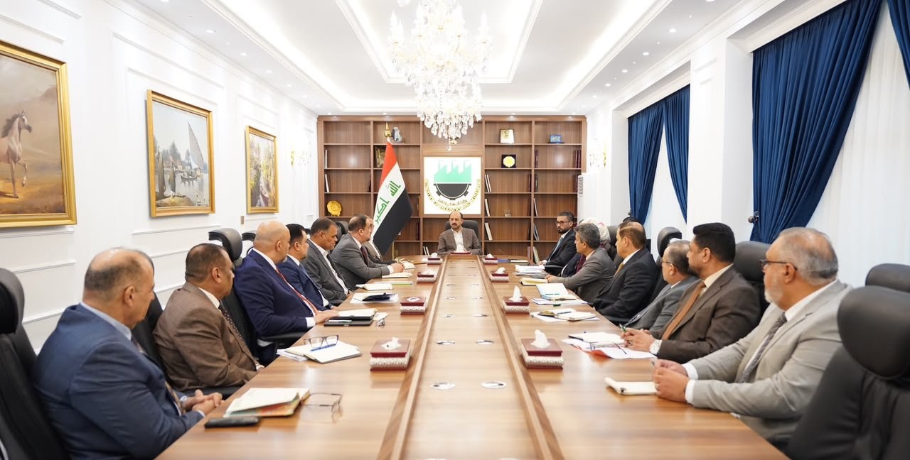 وزير الصناعة يوجه باستكمال عملية تجهيز وزارة الكهرباء بالمحولات